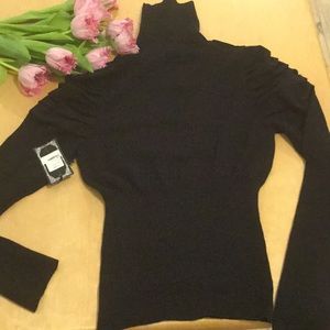 Puffed Sleeve Detail Turtleneck